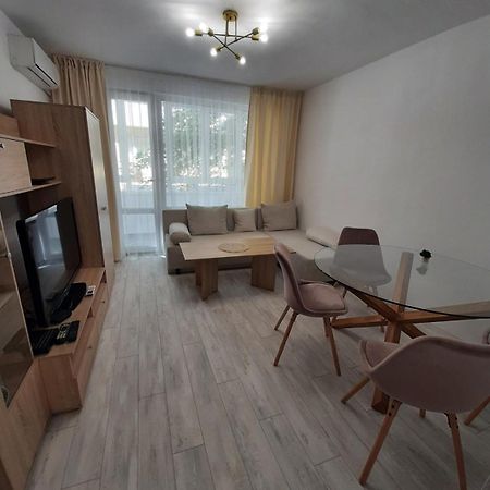 Nicole Apartment Varna Eksteriør billede